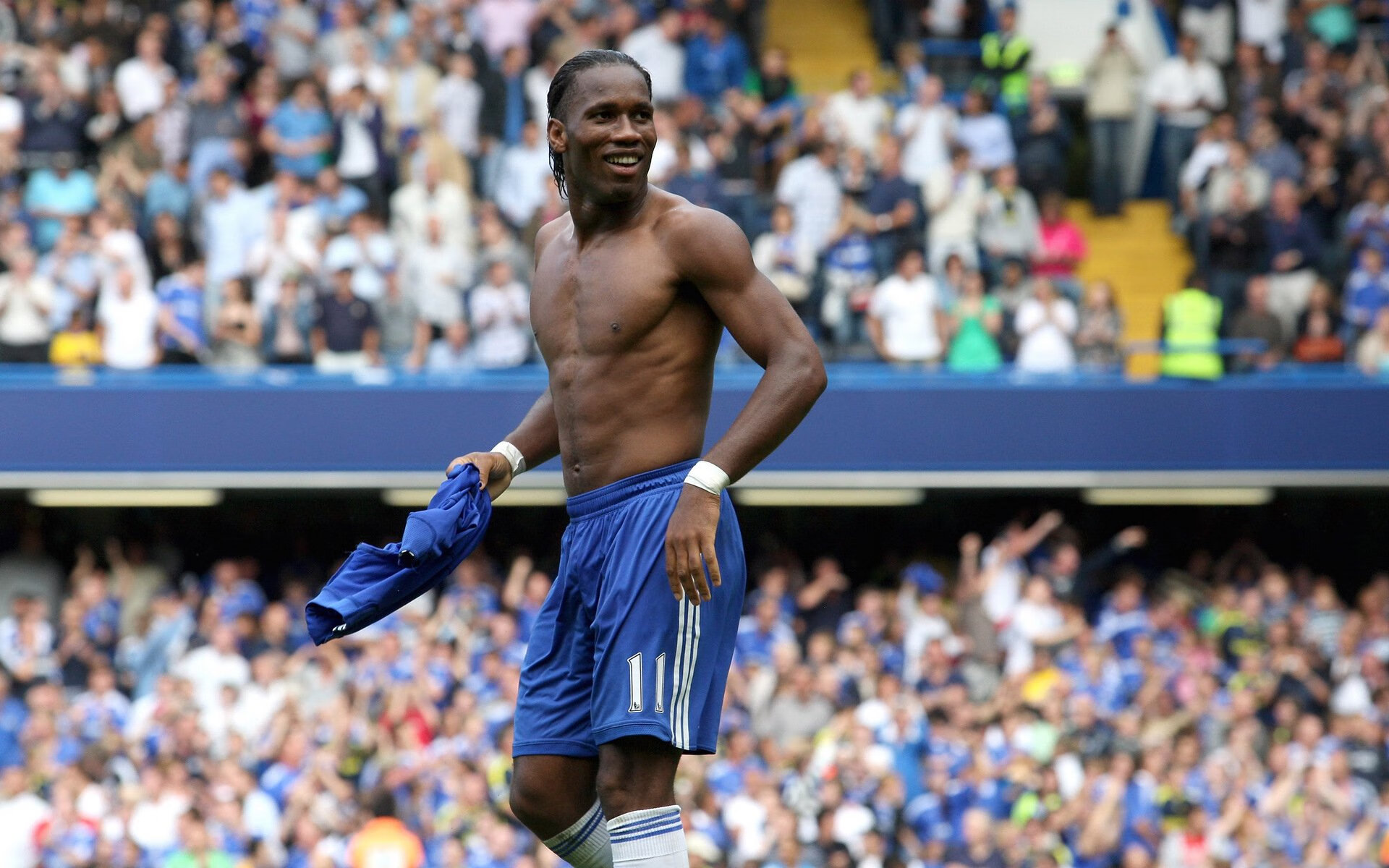 德国女子49公斤级举重选手在决赛中获得第八名，德国举重小将